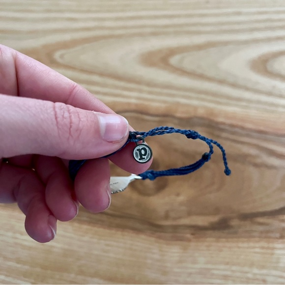 Pura Vida Feather Charm Bracelet - Picture 4 of 4